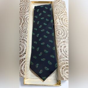 Vintage Carniva Men's Neck Tie Blue Floral 54L 3.75W 90s Multi-Colored